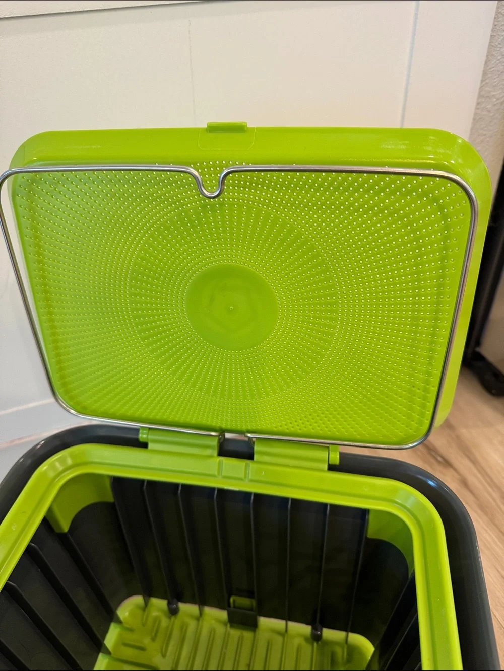 Full Circle - Fresh Air - Gray and Green Kitchen Compost Bin